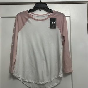 Under Armour Women’s script baseball long sleeve shirt